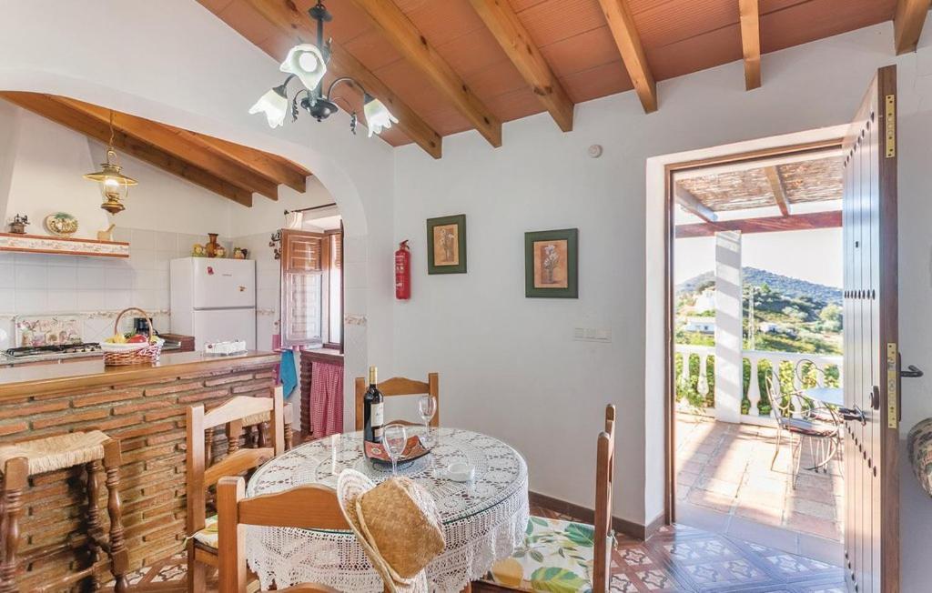 Вілла Casa Lola Sayalonga Екстер'єр фото